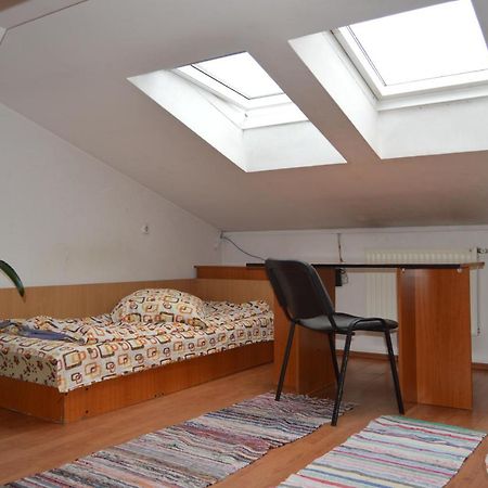 Kollege Hostel Cluj Napoca Bagian luar foto