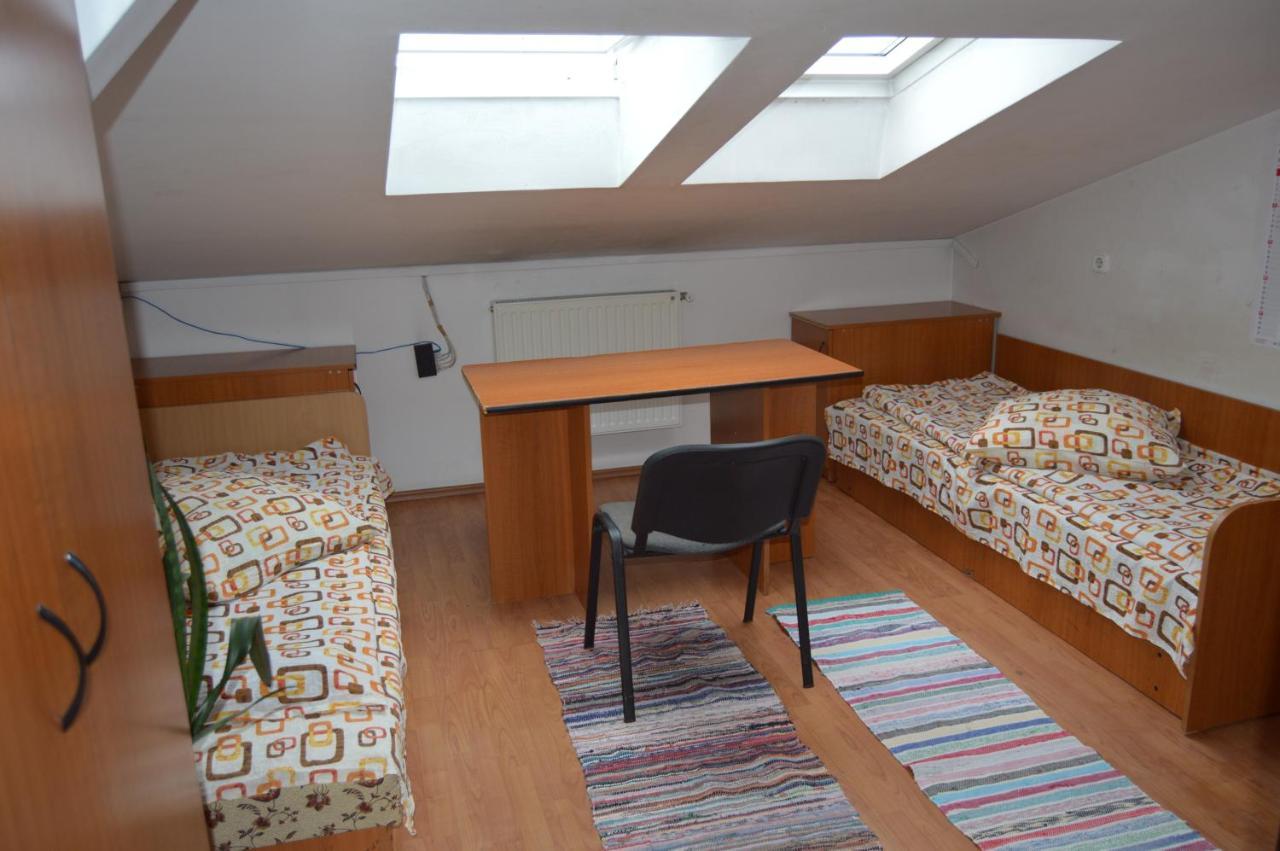 Kollege Hostel Cluj Napoca Bagian luar foto