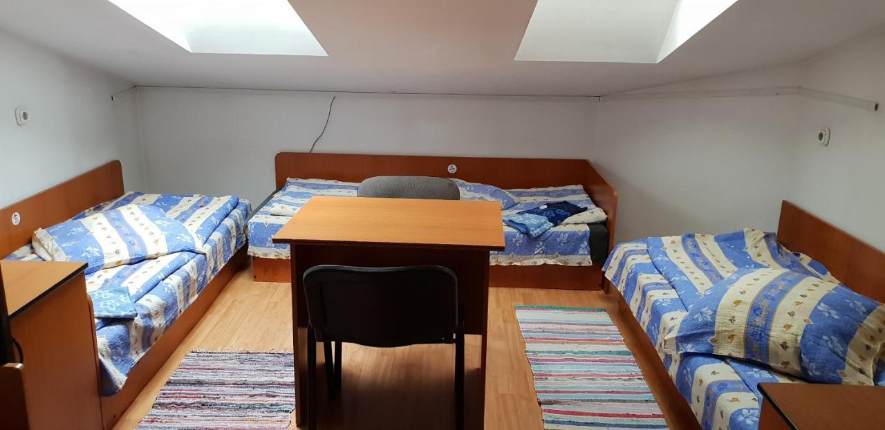 Kollege Hostel Cluj Napoca Bagian luar foto