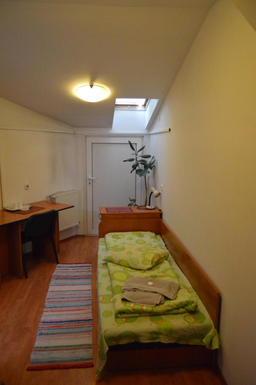 Kollege Hostel Cluj Napoca Bagian luar foto