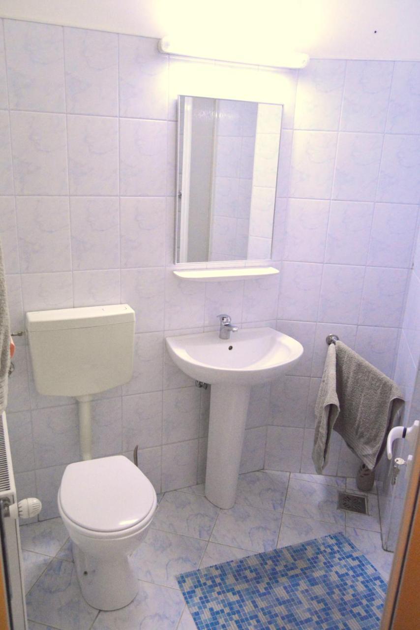 Kollege Hostel Cluj Napoca Bagian luar foto