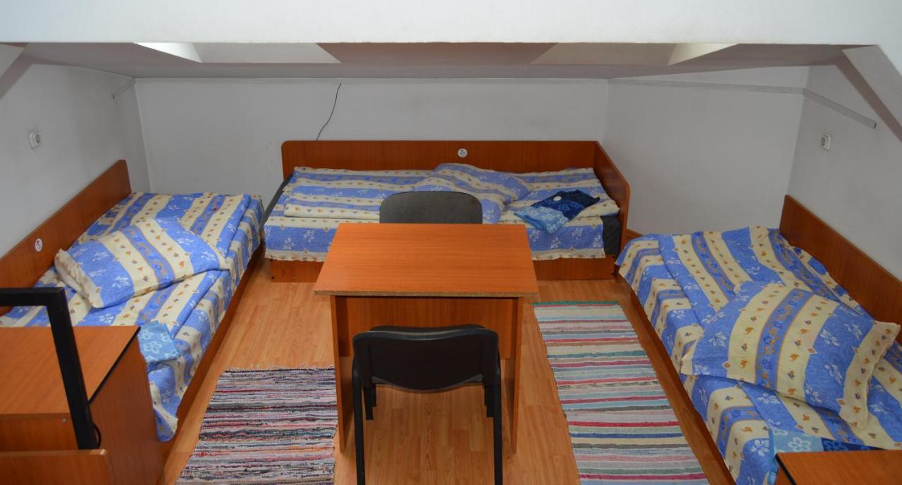 Kollege Hostel Cluj Napoca Bagian luar foto