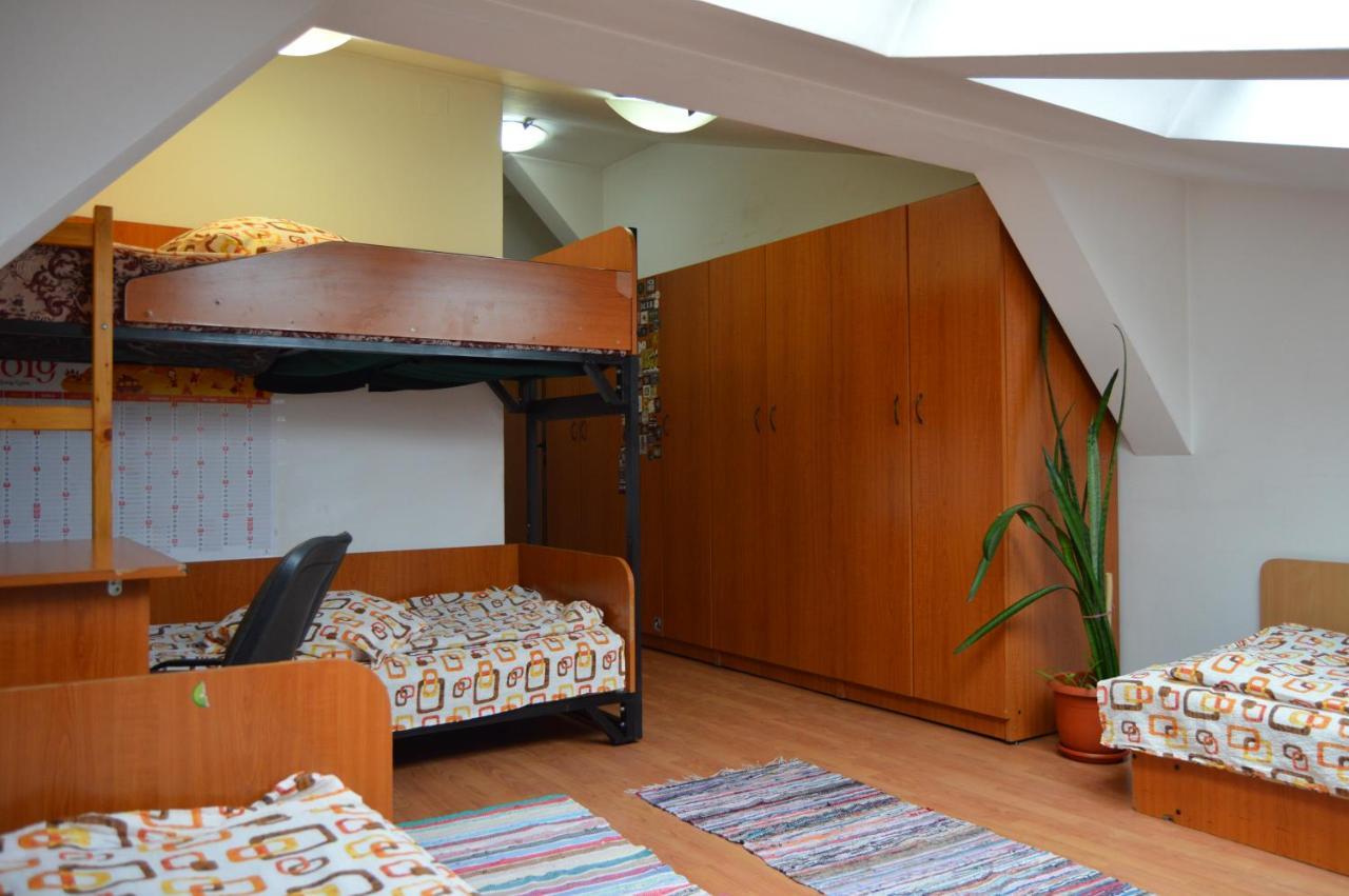 Kollege Hostel Cluj Napoca Bagian luar foto
