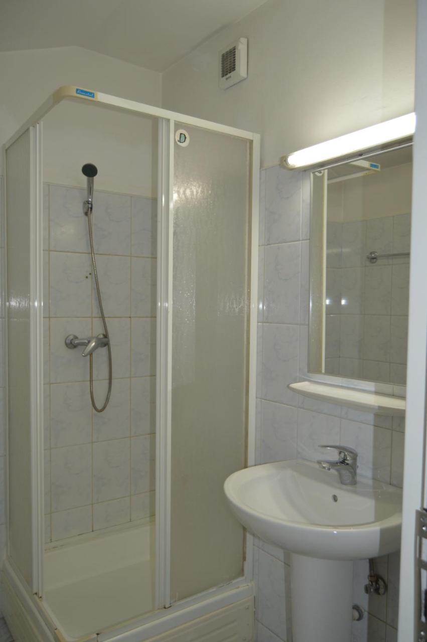 Kollege Hostel Cluj Napoca Bagian luar foto