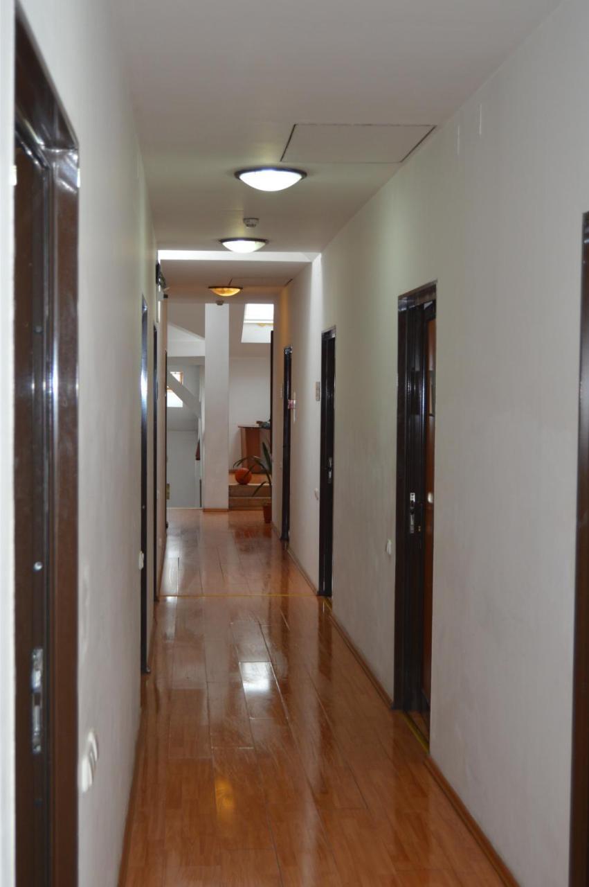 Kollege Hostel Cluj Napoca Bagian luar foto